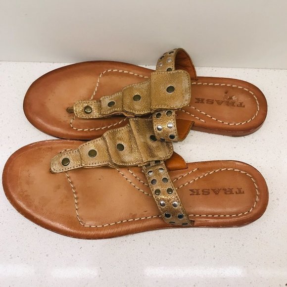 TRASK Tan Leather Sandals Thong Crackle Bronze Studded Cascade Padded Sz 7 - Picture 4 of 16